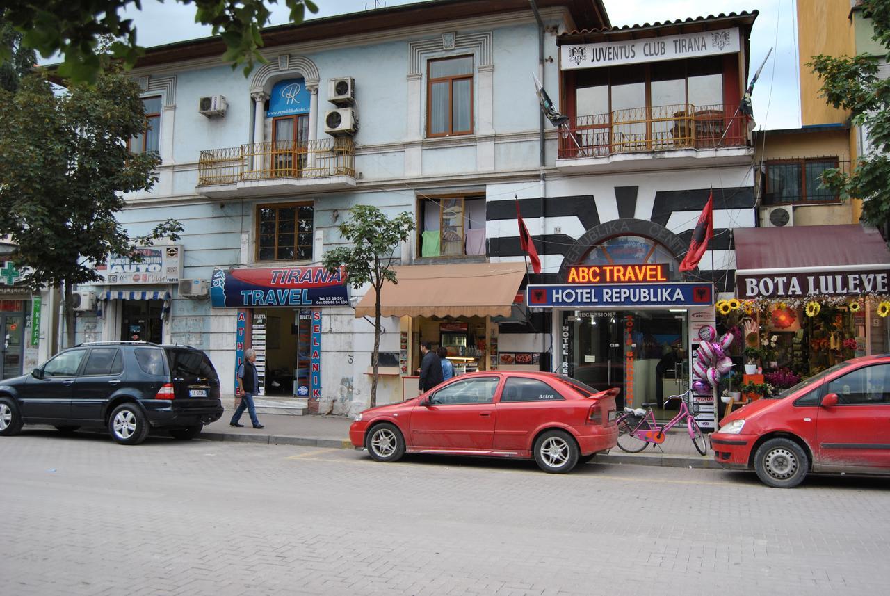 Hotel Republika Tirana Kültér fotó