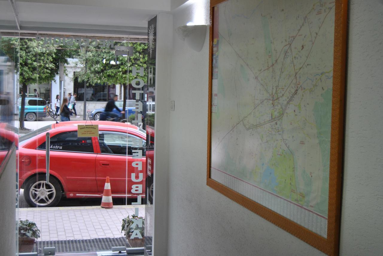 Hotel Republika Tirana Kültér fotó