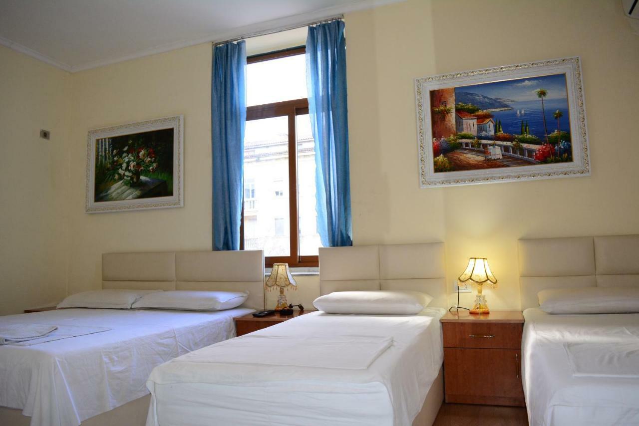 Hotel Republika Tirana Kültér fotó
